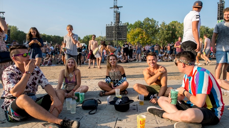 Ministry Supports Greener Sziget Project