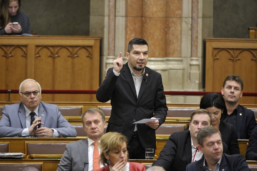 Hungarian Opposition Initiates Special Parl't Session On Labour Code Amendment