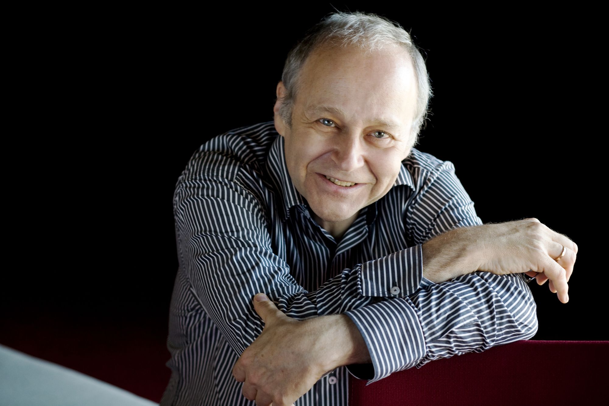 Hungarian Conductor Fischer Shares Prize With McCartney