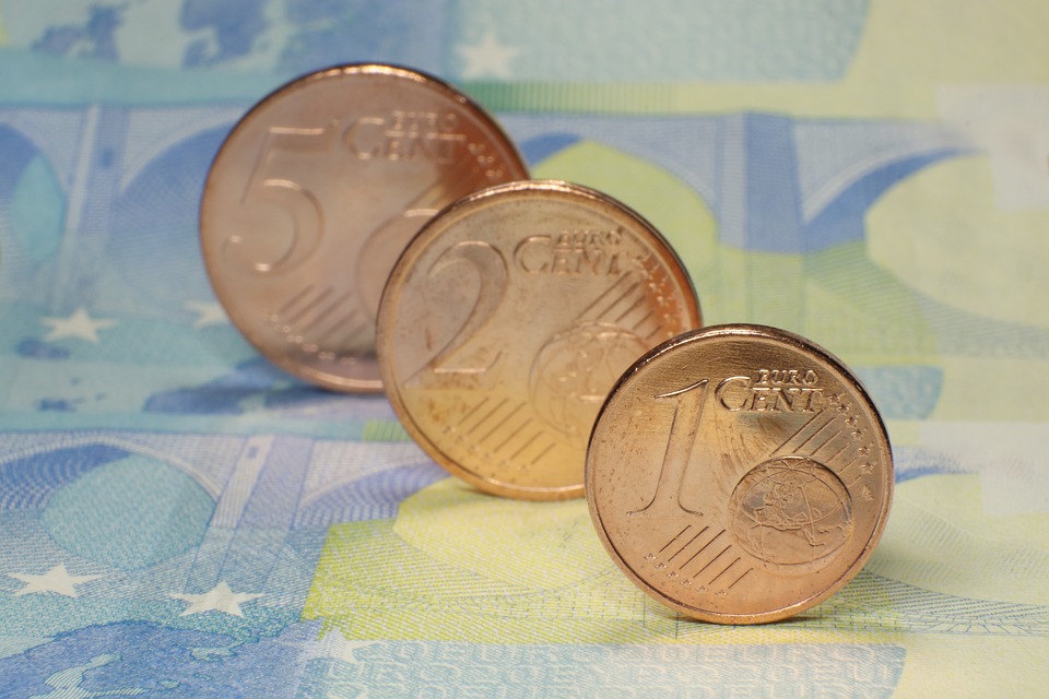 Most Hungarians Want To Adopt Euro