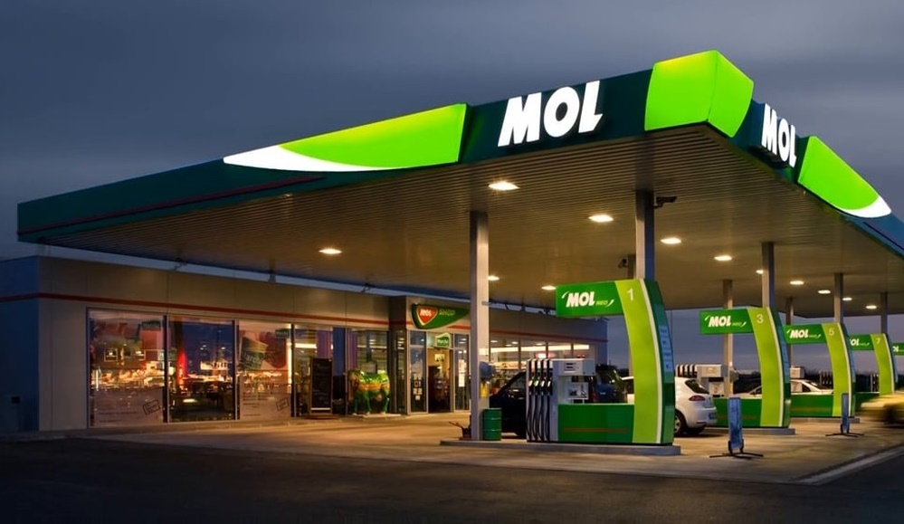 MOL Restricts Fuel Deliveries to Certain Retailers in Hungary for 'Unlimited Period'