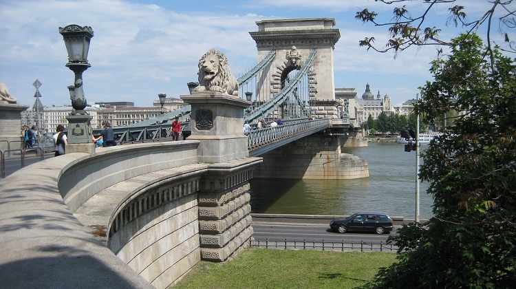 Budapest Chain Bridge To Close For Friday Night