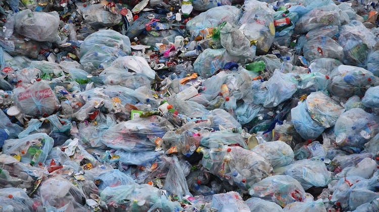 LMP Seeks Ban On Plastic Bags In Hungary