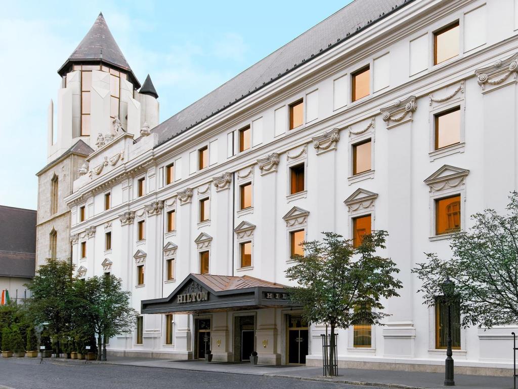 Video: A New View Of Hotel Hilton Budapest & 5 Top Buda Castle Restaurants