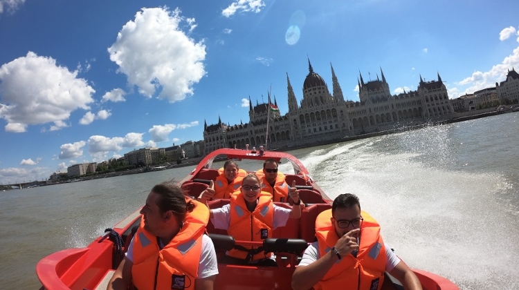 Speed Drifting On The Danube With RedJet