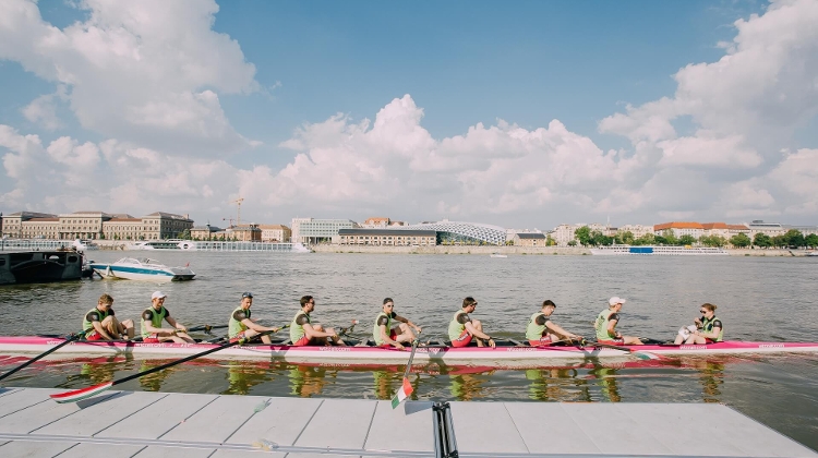 Video: 'Danube Regatta' In Budapest, 5 May