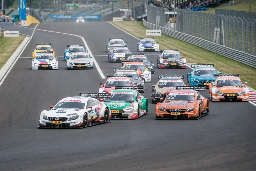 Video: BMW Wins DMT Touring Car Competition In Hungary