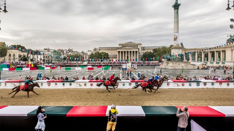 National Gallop, Heroes' Square Budapest, 2 - 3 October