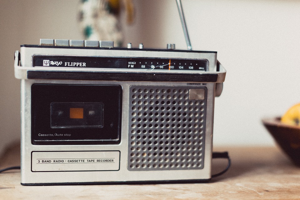 Fewer Hungarians Tune In To Radio Every Day