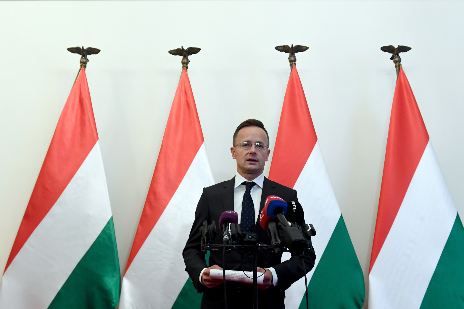Hungary’s Foreign Minister: Boris Johnson ‘Knows What He Is Doing’
