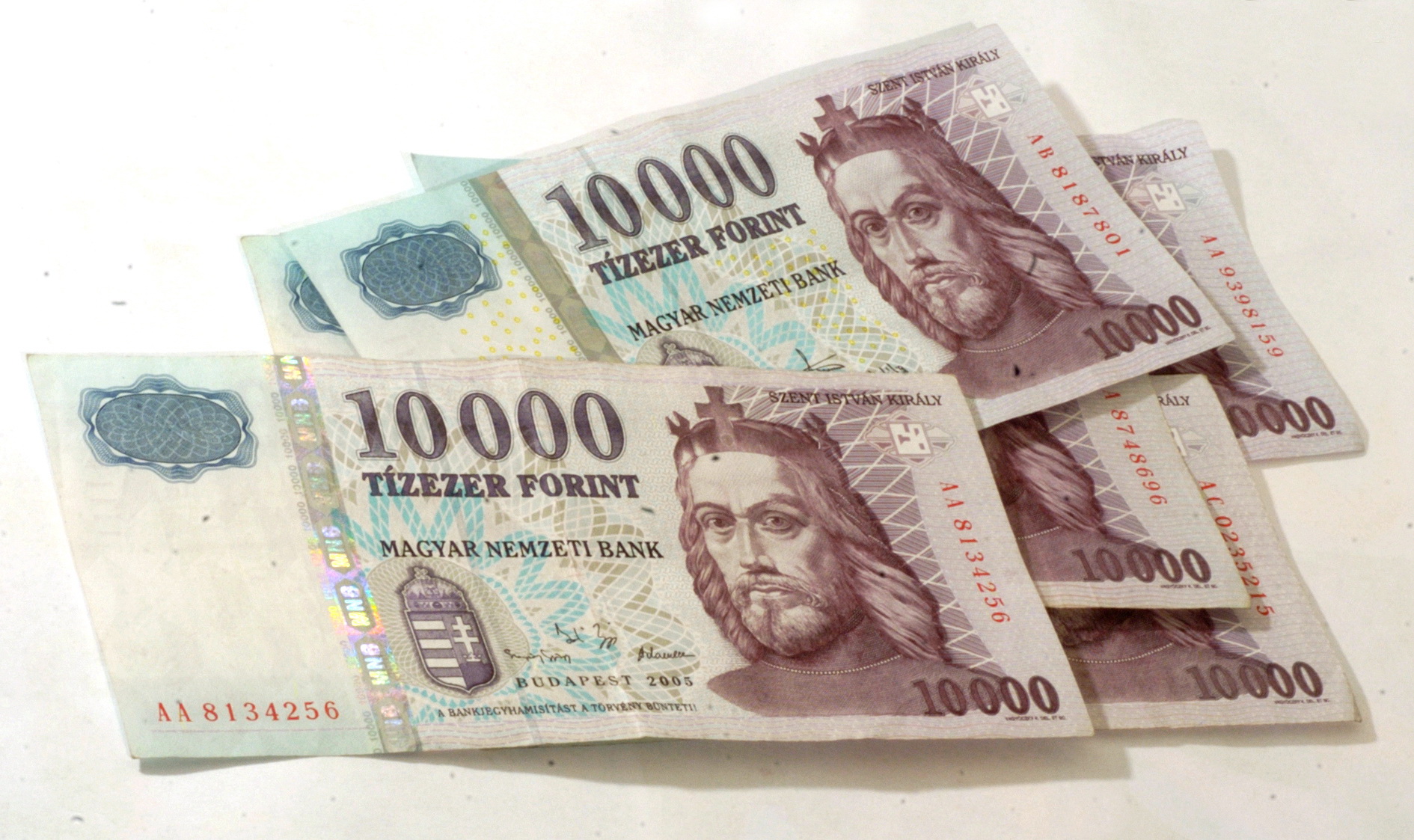 Old 10,000 Forint Notes Invalid After December