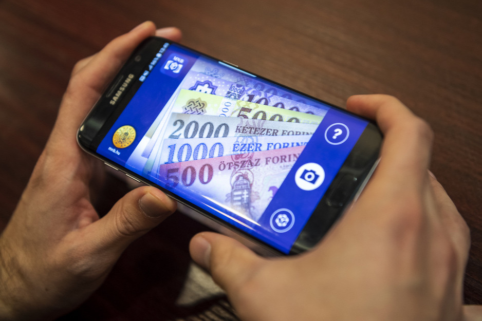 Hungarian National Bank Unveils Forgery Detection App