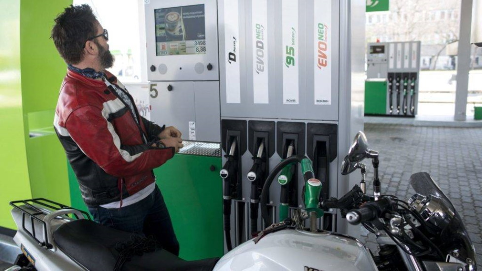 Petrol Price Cap Creates Chaos in Hungary