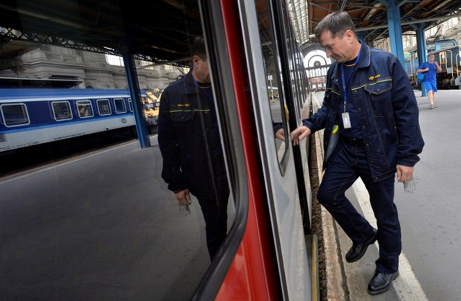 Hungarian Railway Company Admits Problems With Drivers’ 12-Hour Shifts