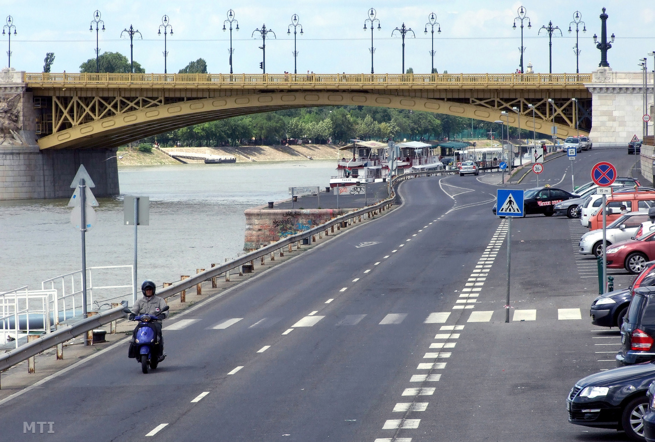 Lower Quay of Danube Bank in Budapest to be Car-free