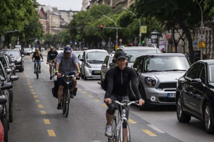 Government Official Calls On Budapest Mayor To Stop ‘Penalising’ Motorists In Capital