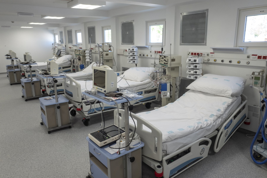 Mobile Hospital Helps Covid Patients In Hungary