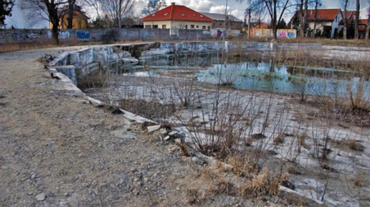 Protest Planned Against Swimming Pool Development In East Budapest