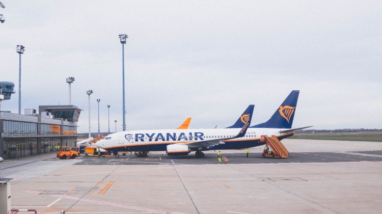 Crazy Passenger Forces Ryanair Flight to  Make Unscheduled Landing in Budapest