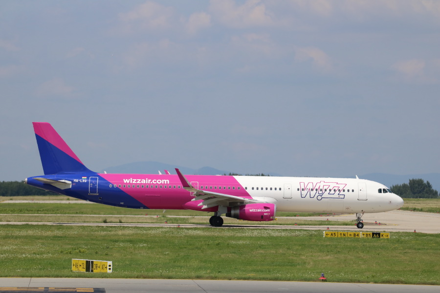 Wizz Air Suspends Flights Between Hungary & Milan, Treviso, Bergamo