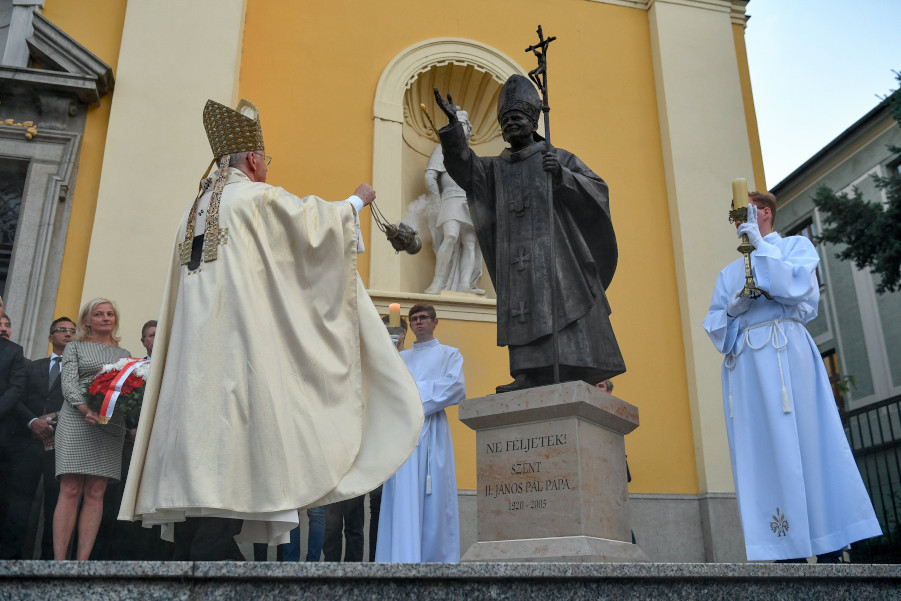 Pope John Paul II Statue Inaugurated in Debrecen