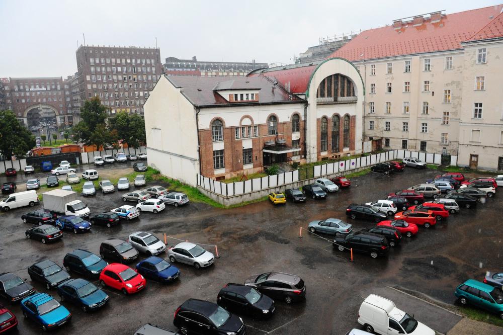 Budapest City Hall Car Park to be Turned Into Green Space