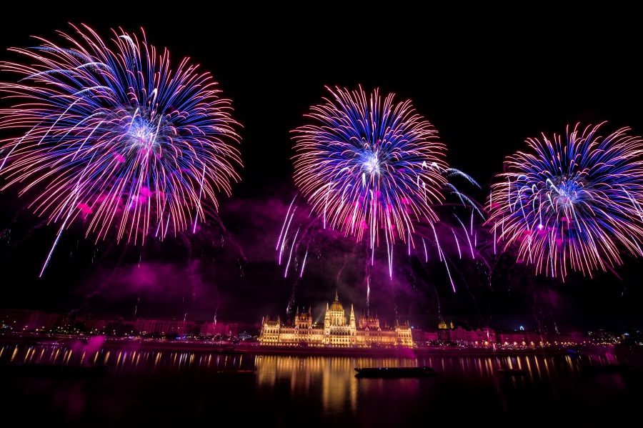 34,000 Fireworks to Light Up St. Stephen's Day Celebrations in Budapest
