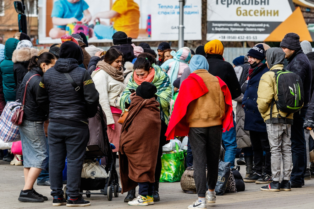 Fewer Ukrainian Refugees Seek Residence Status in Hungary