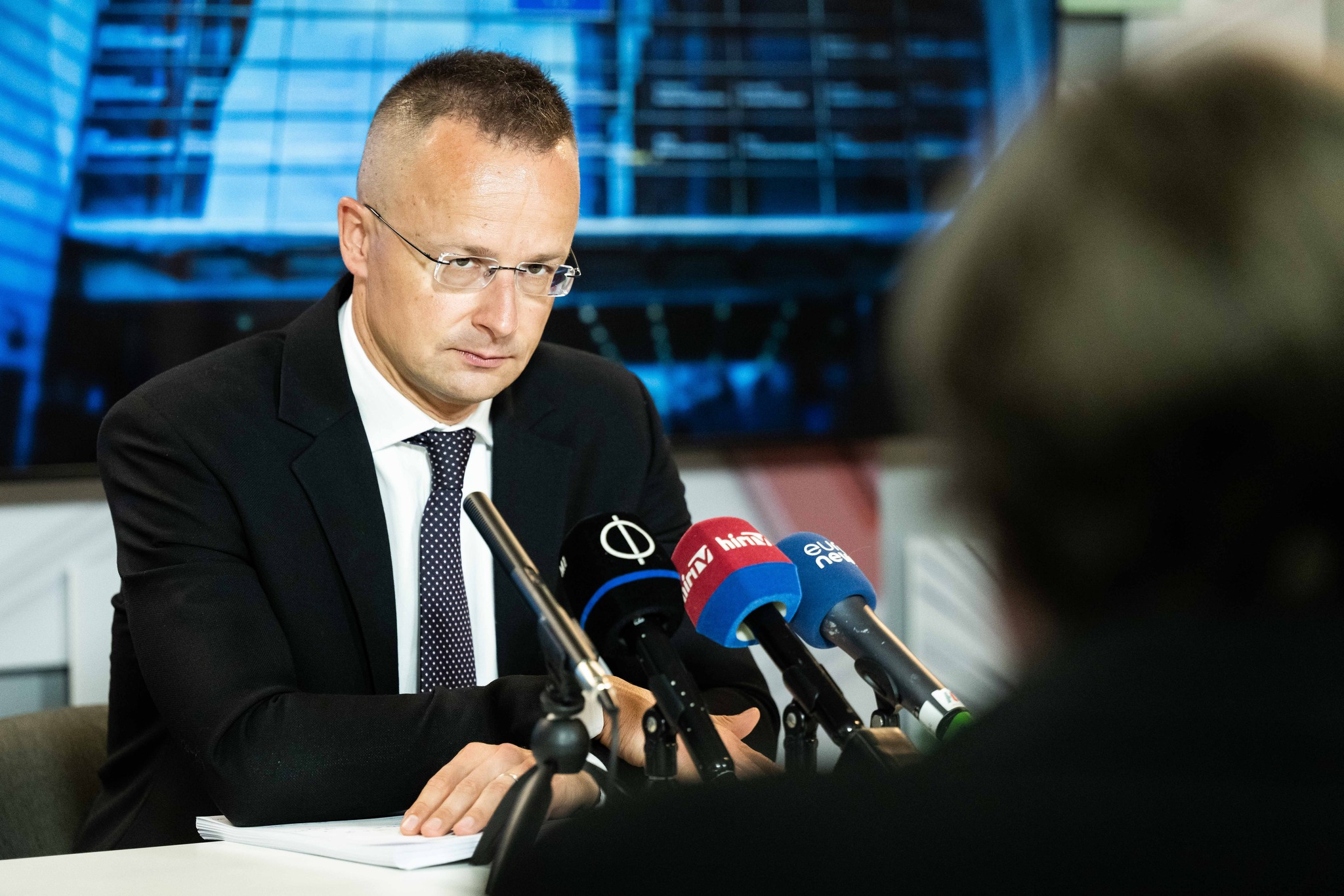 Updated: Hungary Expelling People Smugglers 'Not Directed Against Any Country', Says FM