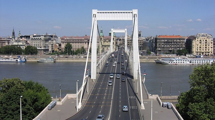 Major Traffic Disruptions Expected in Budapest Today Due to New Rally on Erzsébet Bridge Major Traffic Disruptions Expected in Budapest Today Due to New Rally on Erzsébet Bridge