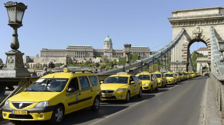 Crazy Prices: Rip-Off Taxis in Budapest Caught Red-Handed Cheating Foreigners