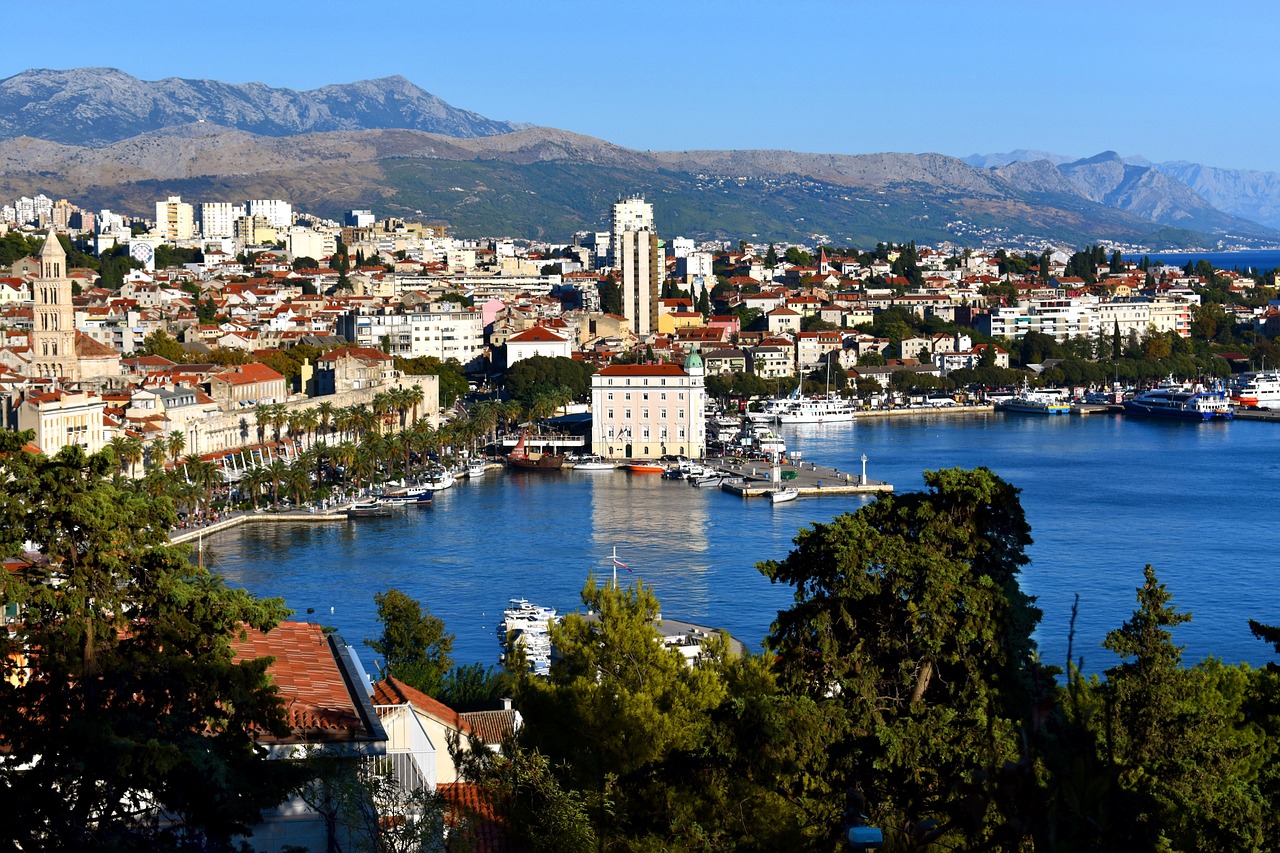 Insider's Guide: Summer Night Train from Budapest to Seaside at Split