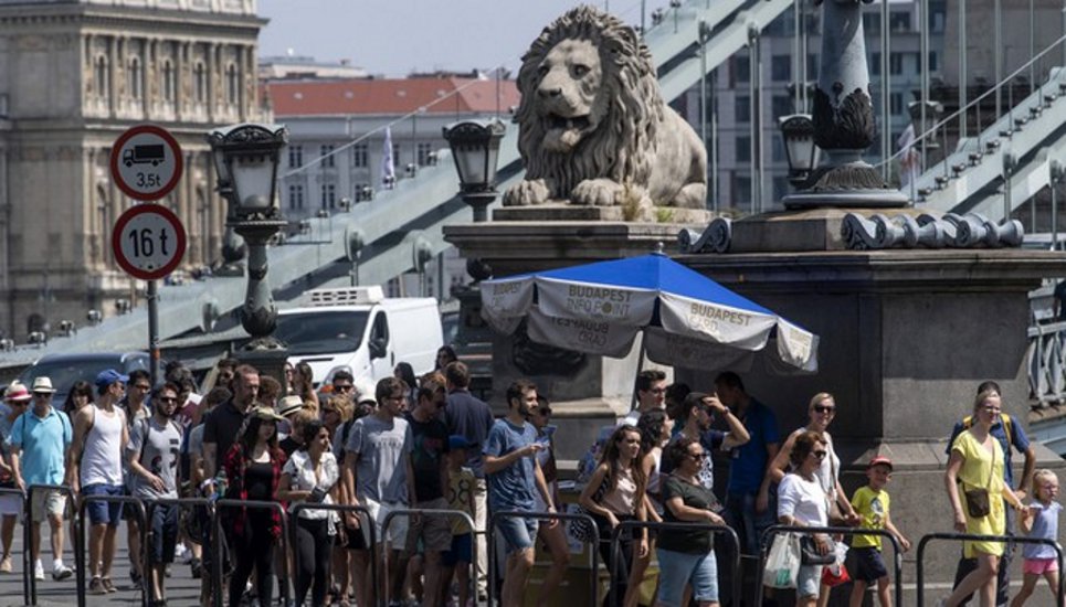Huge Rise in American, Chinese & Korean Tourists in Hungary