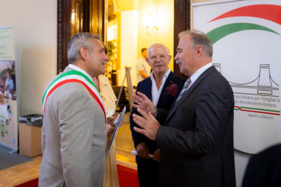 Unpredictable Impact of 'Cultured Meat' Chewed Over by Italian Chamber in Hungary