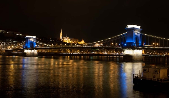 Chain Bridge In Budapest Goes Blue & White