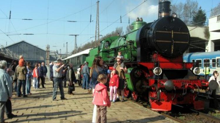 'Easter Monday In Gödöllő On A Steam Locomotive', 5 April 2010
