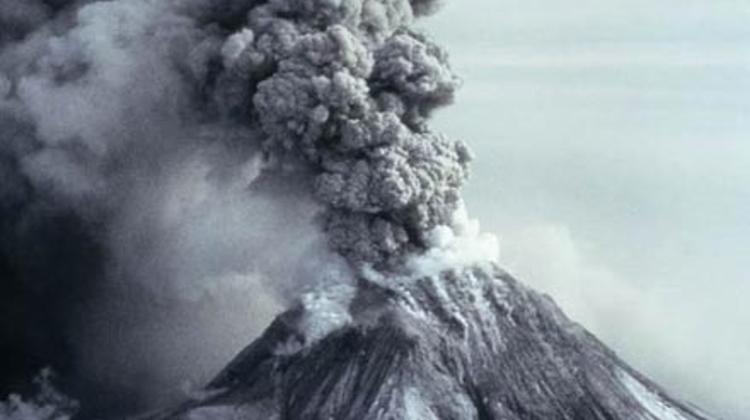 Icelandic Volcano: A Balance Of The Impacts Of The Airspace Closure On Hungary