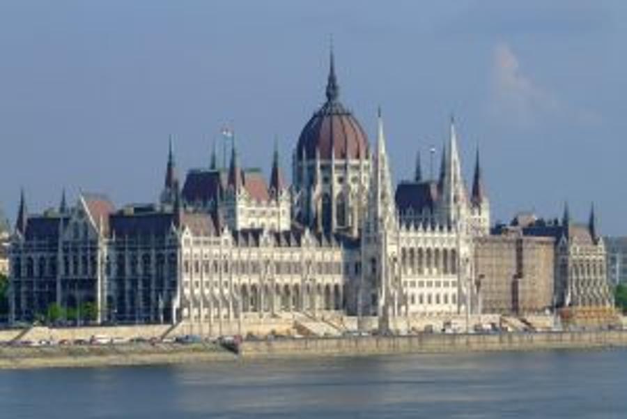 Hungarian House Of Parliament May Pass Budget December 23