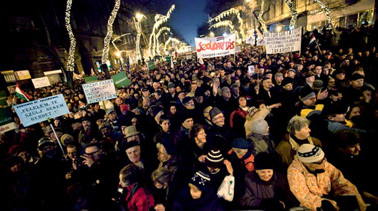 Hungarian State TV Report Downplays Protest