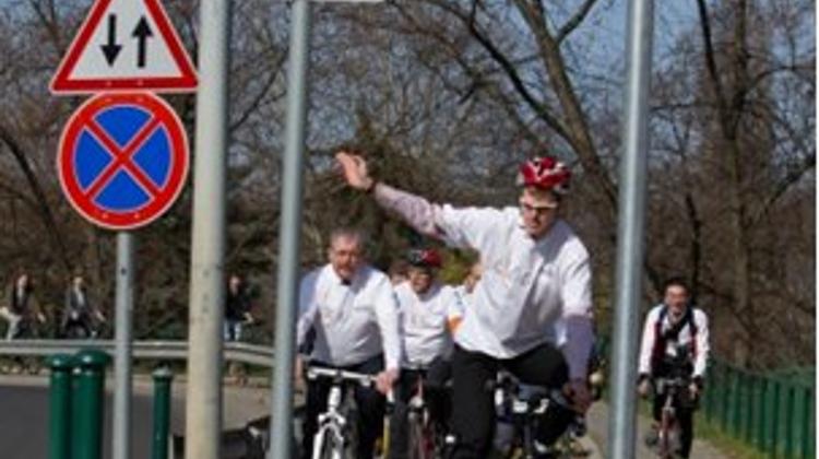 Community Announcement: Bicycle Training – Budapest