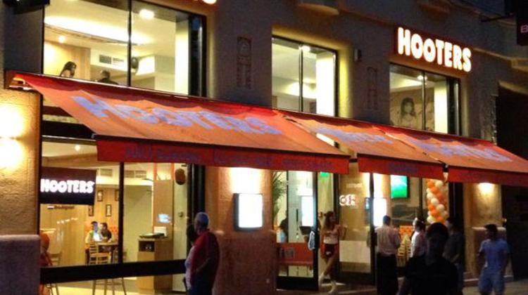 Restaurant Review: Indulging In Hooters Budapest