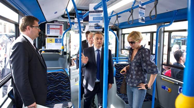 PM Welcomes Delivery Of New Buses In Budapest