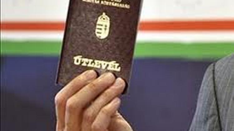 Xpat Opinion: 422 000 People Applying For Hungarian Citizenship