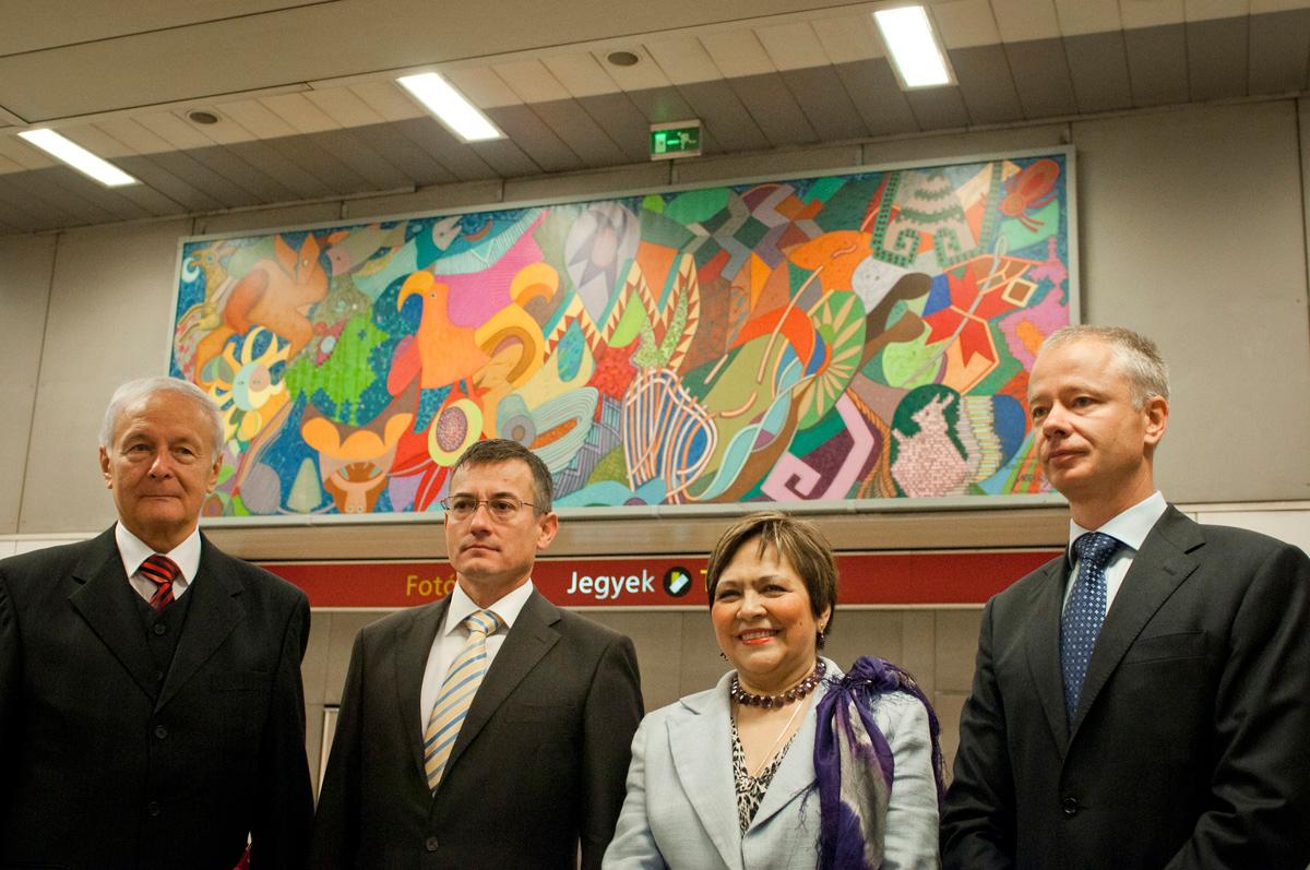 Mexican Mural Painting To Cheer Up Budapest Keleti  Metro Station