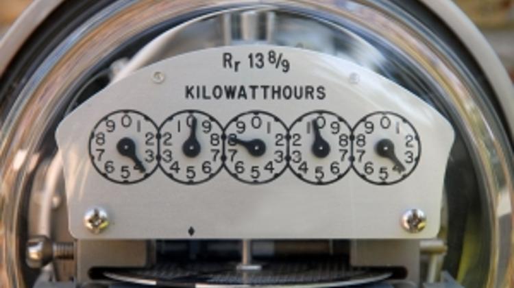 Xpat Opinion: Utility Tariff Cuts – A Magic Campaign Weapon In Hungary