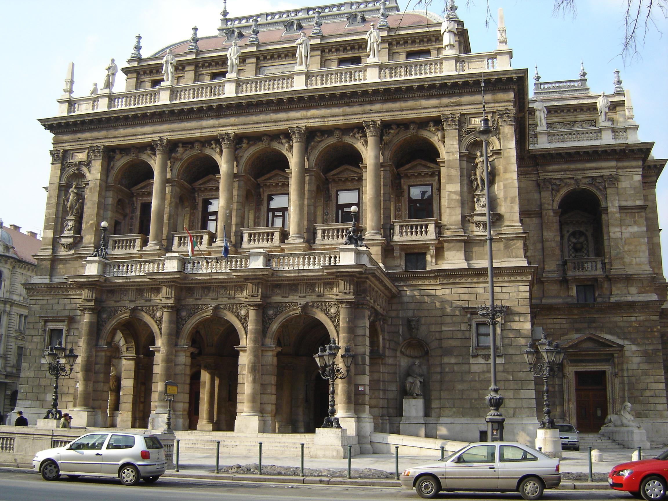 Opera House In Budapest May Be Renovated