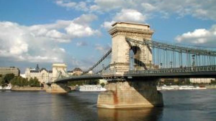 Fewer Russian Tourists Coming To Hungary