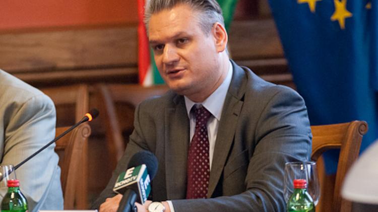 Hungarian Govt Official Raises Concerns About US Plans At EU Forum