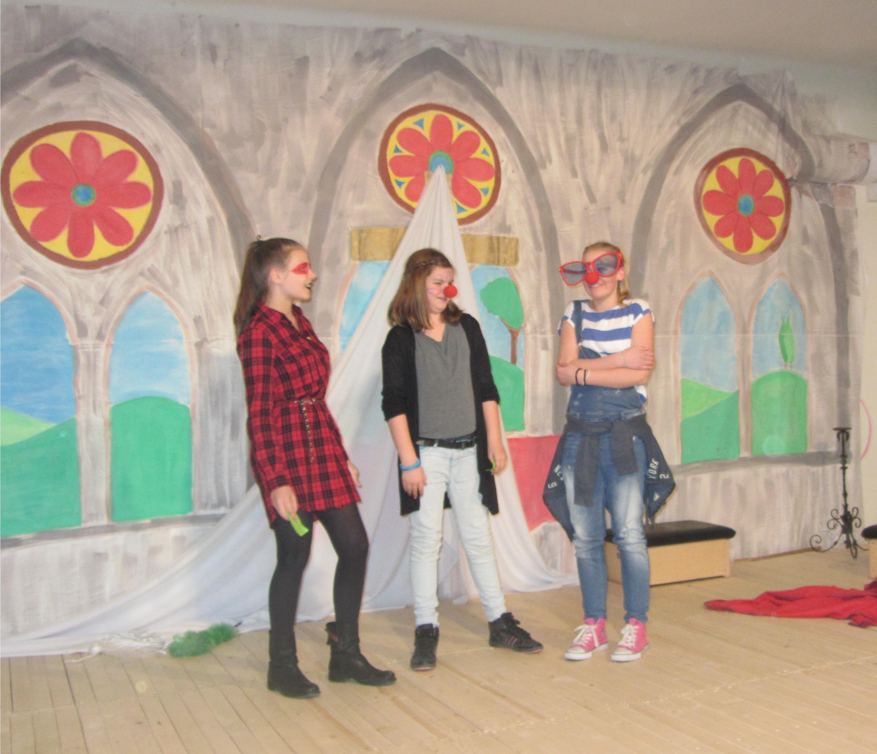 English School Of Budapest: UK Comic Relief Charity Project