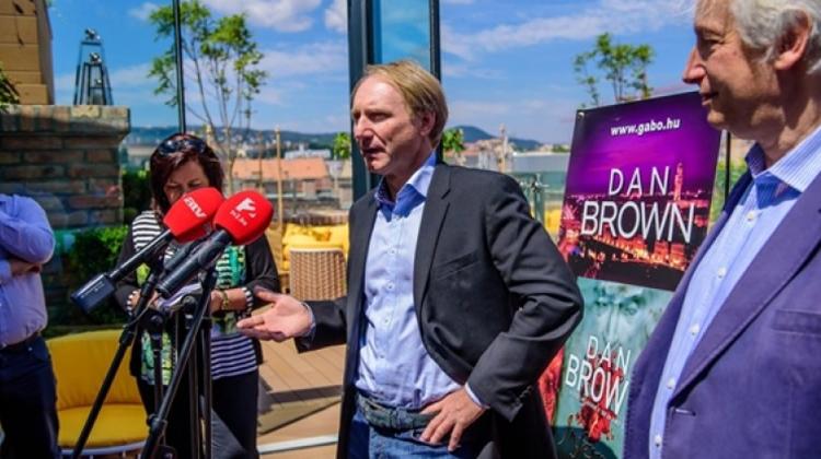 Da Vinci Code Author Dan Brown In Budapest To Receive Literary Award